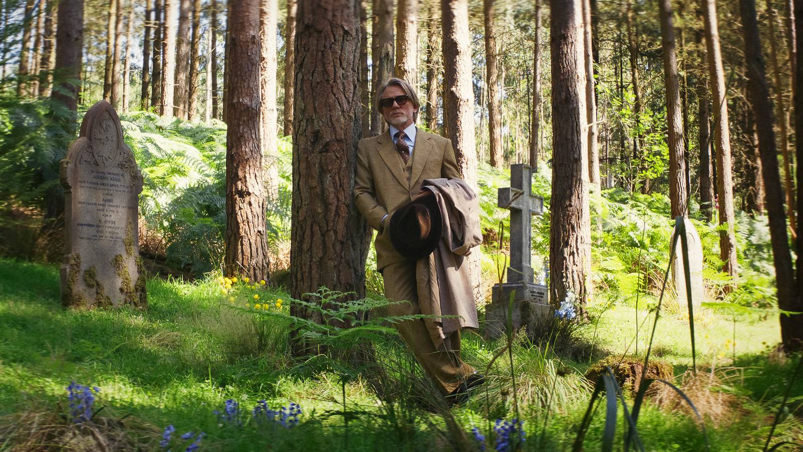 Knives Out Wake Up Dead Man trailer arrives on heels of rave reviews